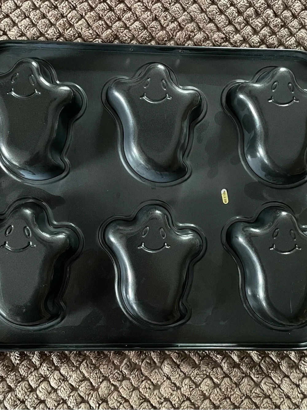 Holiday Cake/Cupcake Baking Pans Lot of 5